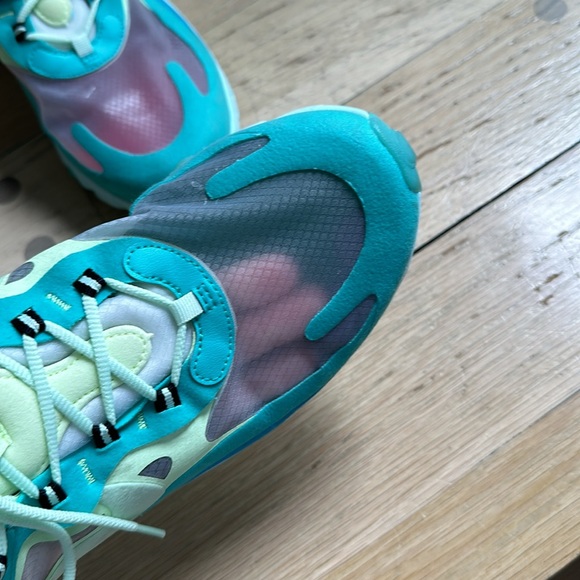 Nike shoes - Picture 2 of 7